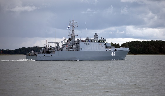 Minehunter Katanpää at sea.